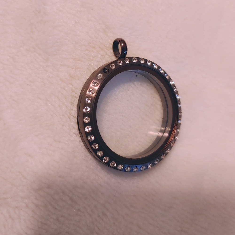 Origami Owl Locket - Picture 5 of 6